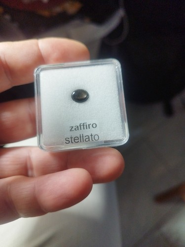 Zaffiro nero stellato naturale - nero,